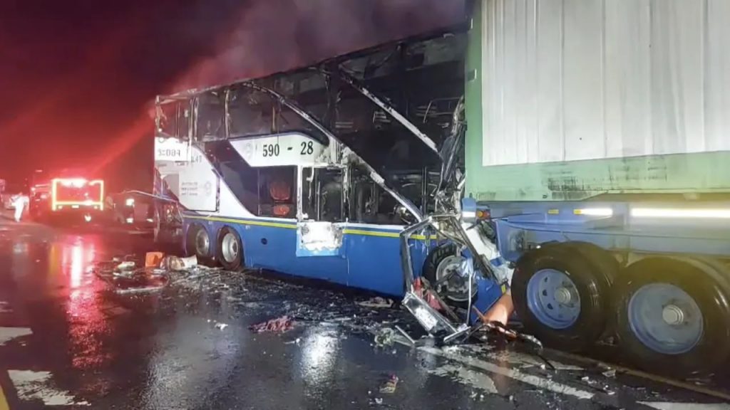 泰国资讯   7死、30伤！泰国双层巴失控撞车！-免费彩金-白嫖彩金网-博彩特邀网